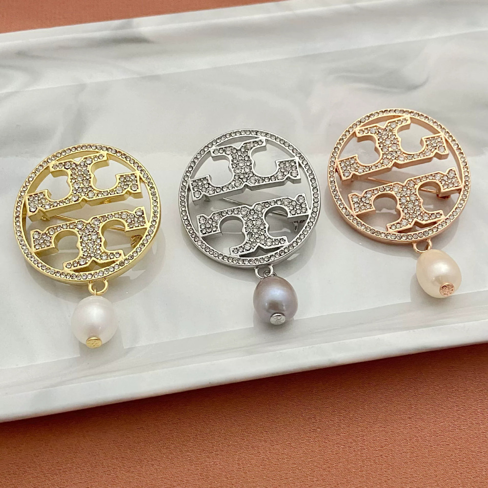 Tory Burch Diamond Inlaid Hollow Letter Freshwater Pearl Pendant Metal Brooch
